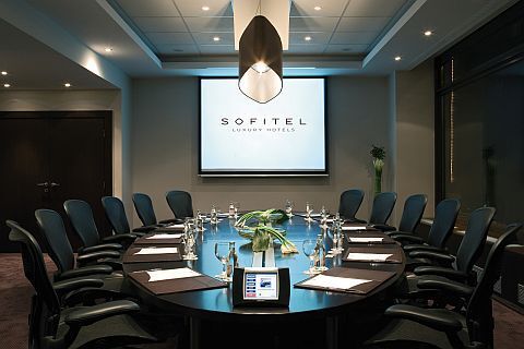 5-sterren luxe Hotel Sofitel Chain Bridge in Boedapest - Board Room voor presidentiële en bestuursvergaderingen