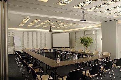 Conferentieruimte met een capaciteit van 40 personen in Hotel Carat Boedapest, Hongarije