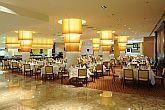 Elegant en ruim restaurant in het superior Hotel Aquaworld in Boedapest - viersterren onderdak in Hongarije