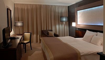 Hotels in Boedapest voor actieprijzen - elegante tweepersoonskamer in het viersterren Wellnesshotel Aquaworld