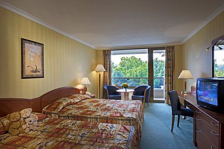 Hotels in Boedapest - elegante suite in het viersterren Danubius Health Spa Resort Margitsziget met uitstekende wellness- en medische diensten