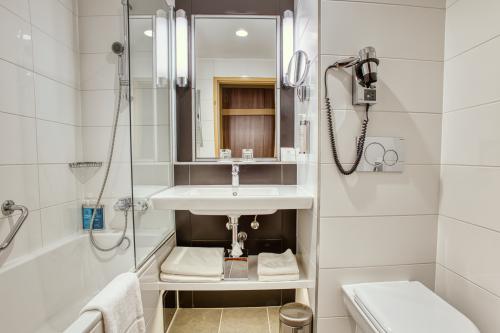 4-sterren Ensana Grand Margaret Island in Boedapest, Hongarije - badkamer